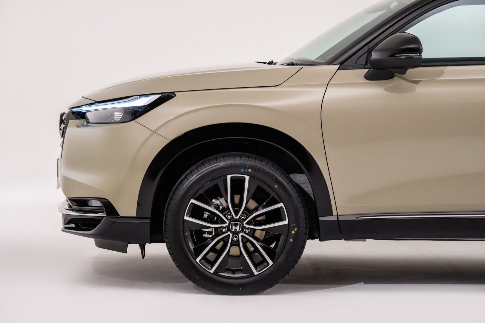 2025 honda hr v facelift 10 1731730981108 17317309816801803445480 Honda HR-V 2025: Bước tiến đột phá với công nghệ Hybrid