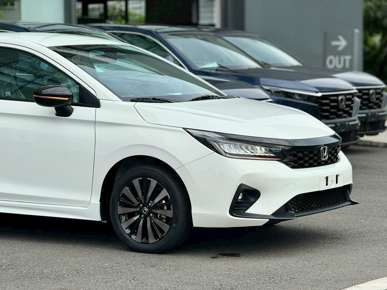 z6453153286414 4bddde46e7ed448f72c5ae4ad1bf50c4 Honda City 2025 – Sedan Đáng Mua Nhất Phân Khúc | Ưu Đãi 100% Trước Bạ Tháng 7